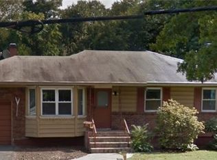 661 Woodbury Rd, Syosset, NY 11791