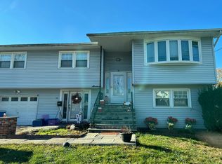 16 Maryland Ave, Poughkeepsie, NY 12603