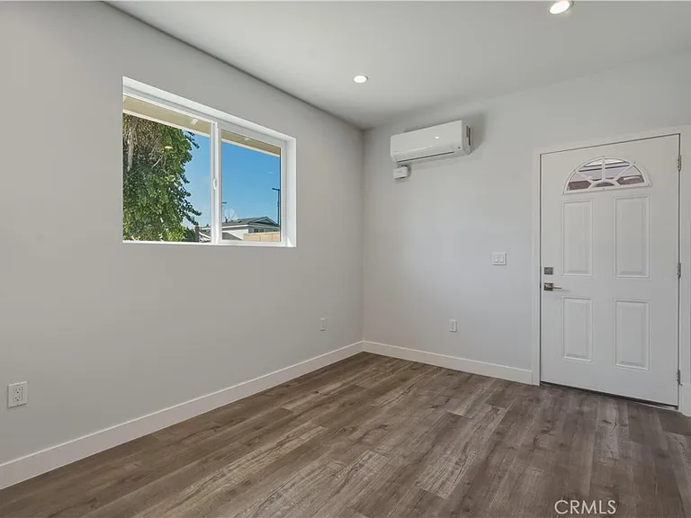 19835 Blythe St — Photo 21