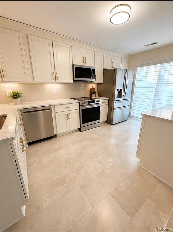 2 bed, 2.0 bath, 1550 sqft, $2,450 — Photo 4