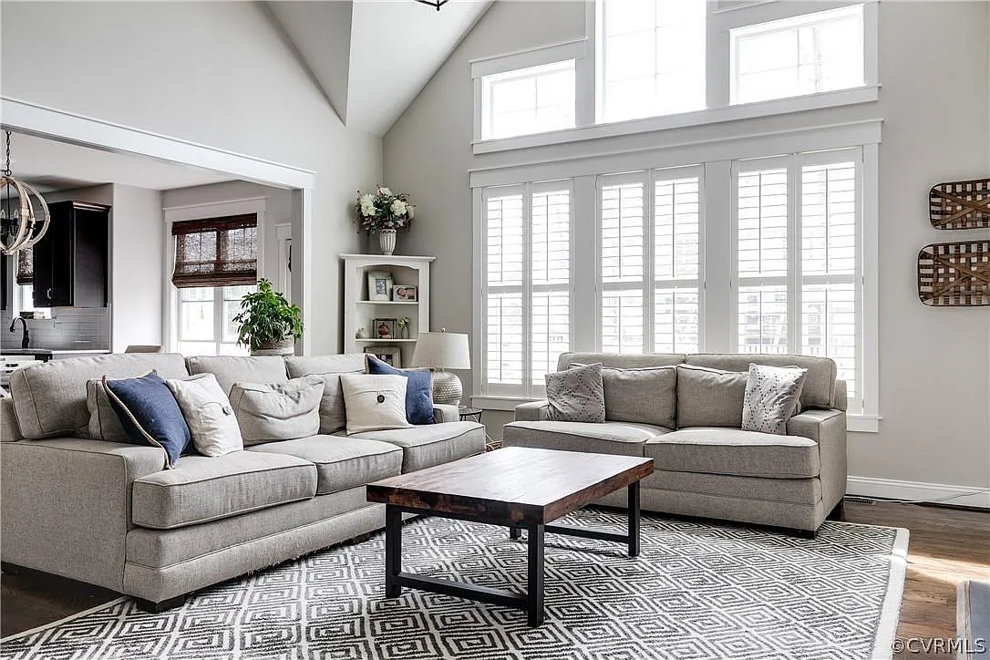 4 bed, 3310 sqft, $4,100 — Photo 3