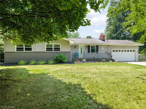 974 Skyland Dr, Macedonia, OH 44056