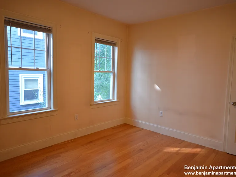 74 Brooks St #11 — Photo 8