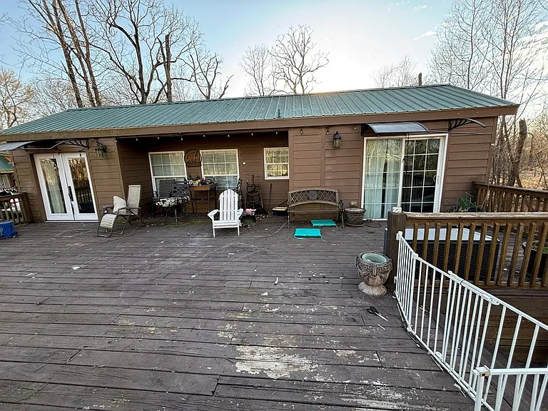 114 Sean Ct — Photo 17
