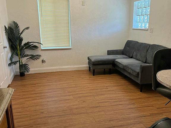 3rd image of 1016 Chipola Rd #A