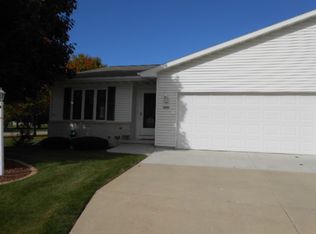 2208 Knuell St, Manitowoc, WI 54220