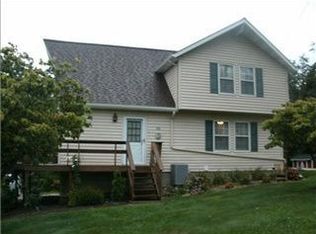 68 Woodland Rd, Daisytown, PA 15427