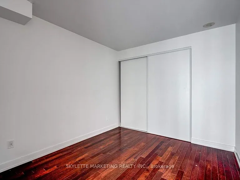 33 Charles St E #3702 — Photo 8