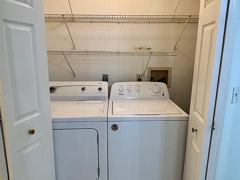 210 Urbandale Pkwy #210 — Photo 2