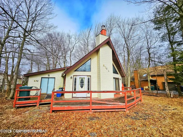 1769 Rolling Hills Dr, Tobyhanna, PA 18466