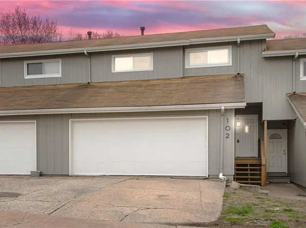 102 Crawford St, Liberty, MO 64068