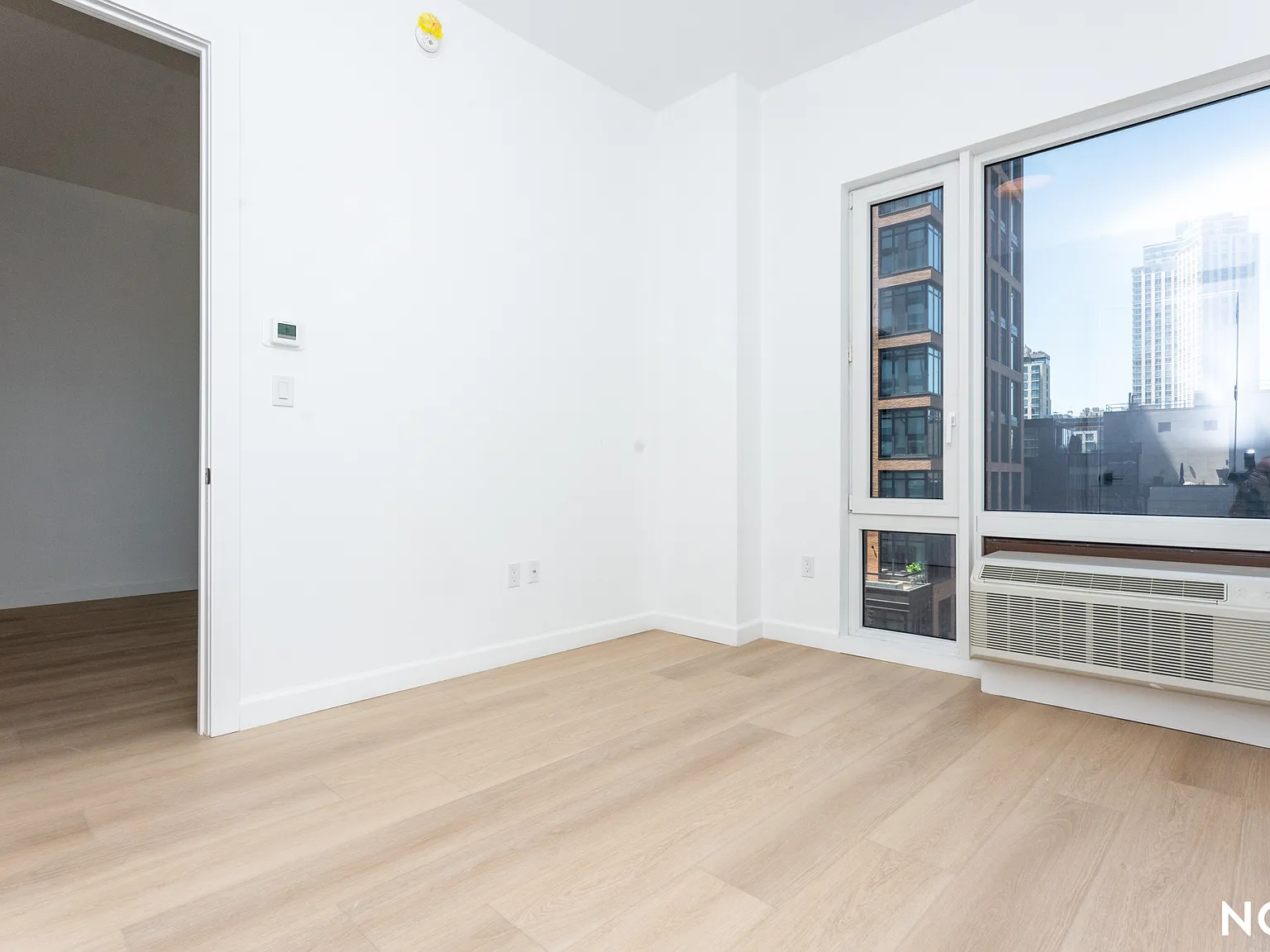 26-04 Jackson Ave — Photo 4