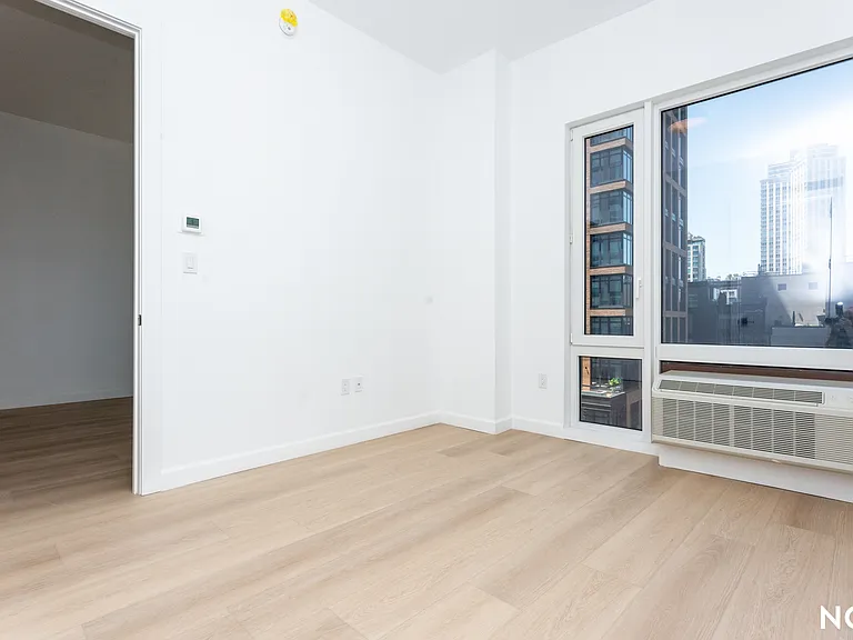 26-04 Jackson Ave #4C — Photo 12