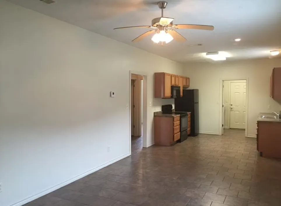 Easy Living Apartments — Photo 4