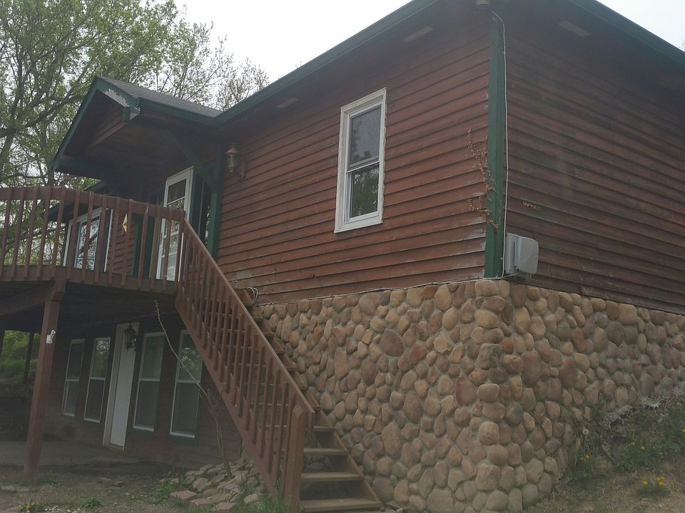 2nd image of 455 River Rd