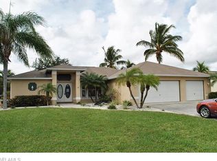 28 NE 13th Pl, Cape Coral, FL 33909