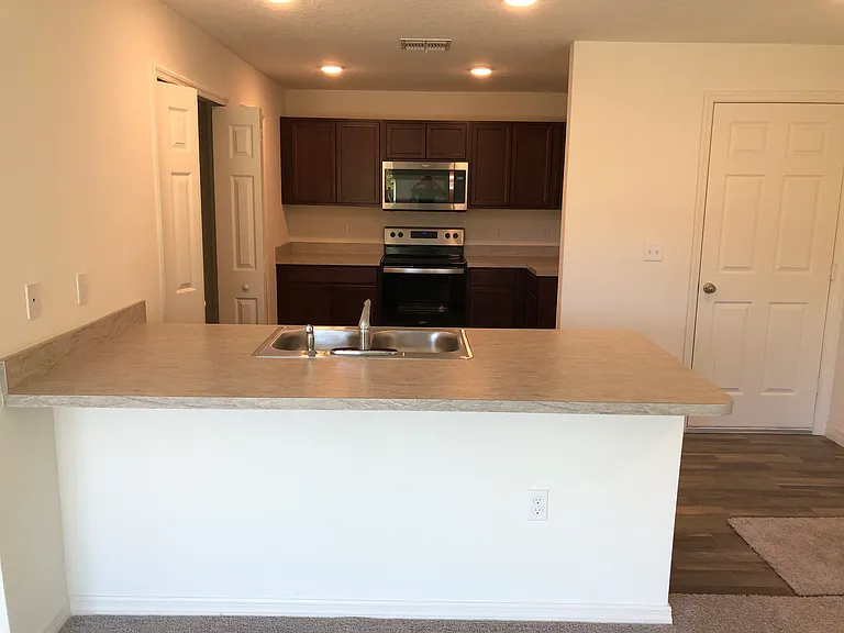2937 SW Skyline St — Photo 9