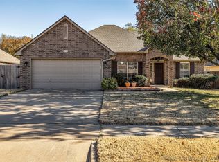 105 N Oak Ave, Broken Arrow, OK 74012