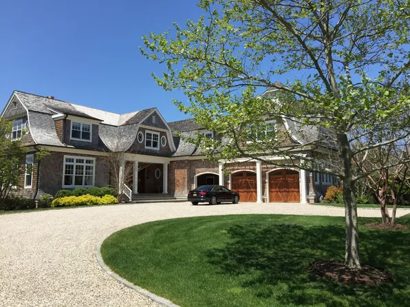 https://photos.zillowstatic.com/fp/6053af2761efda414ce732f843866aca-p_e.webp