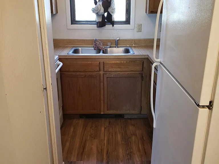 827 Northview Cir — Photo 2
