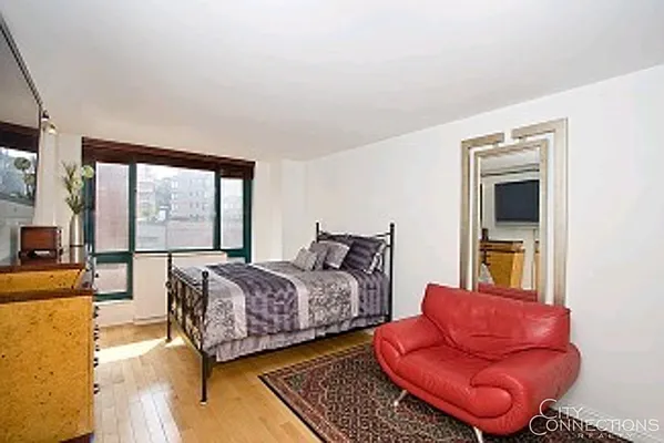 Rented by City Connections Realty | media 15