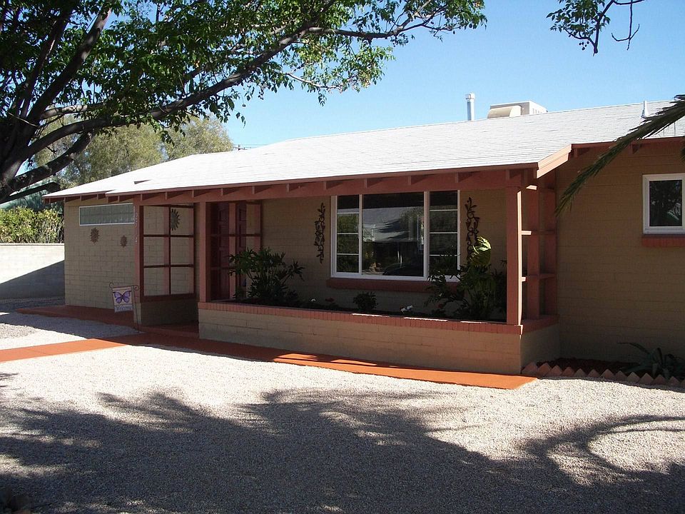 Welcome to 2534 E. Blanton Drive