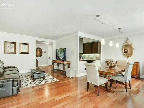 3rd image of 308 E 72nd St APT 4B