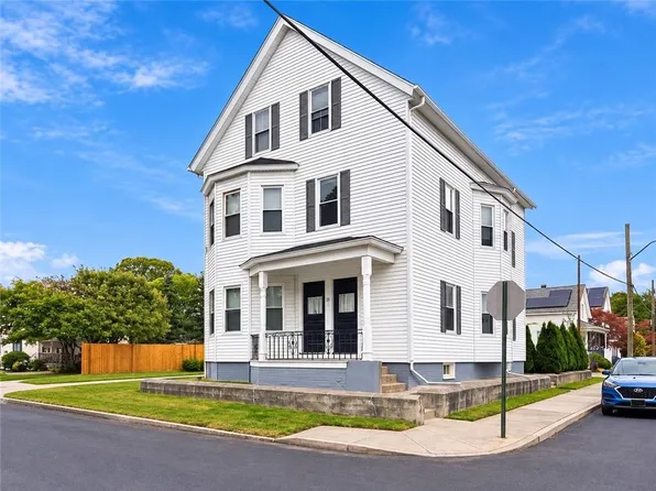 33-35 Governor St, Cranston, RI 02920
