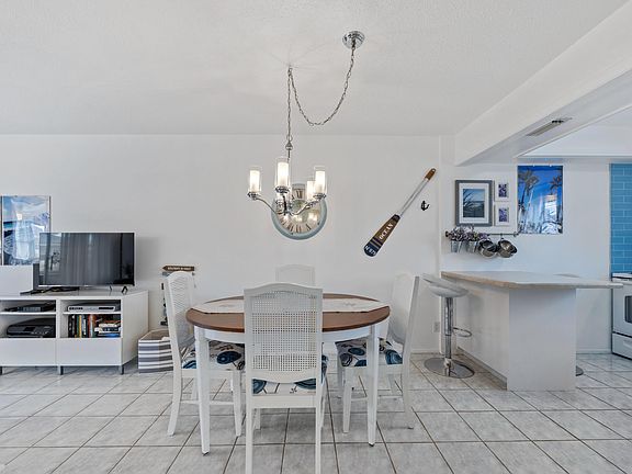 5th image of 2735 Dudley Drive E #C
