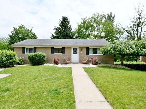 44 Eichelberger Dr, Coraopolis, PA 15108
