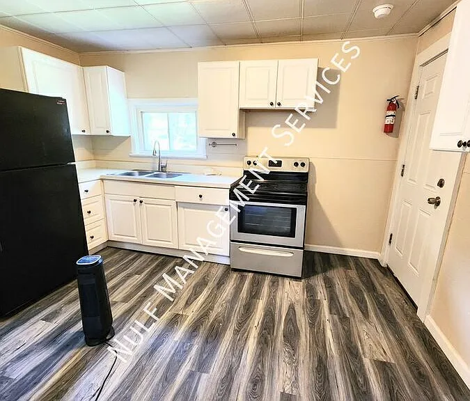 5855 Grant St — Photo 2