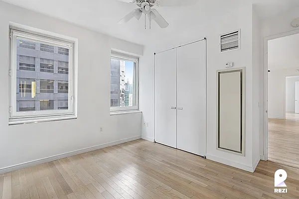 Rented by REZI | media 27