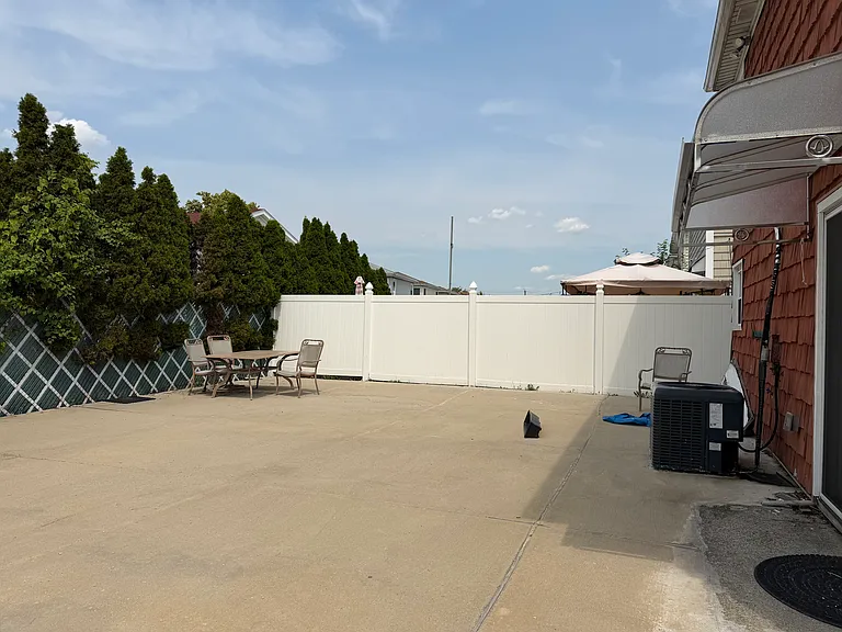 162 Woodbine Ave #1 — Photo 20
