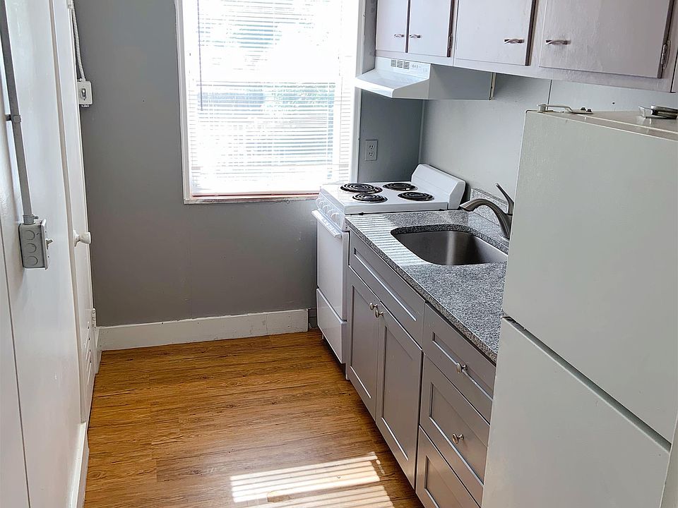 Updated Kitchen with granite counter tops. 8 X 4