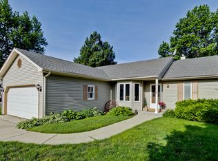 5715 Greenview Rd, Oakwood Hills, IL 60013