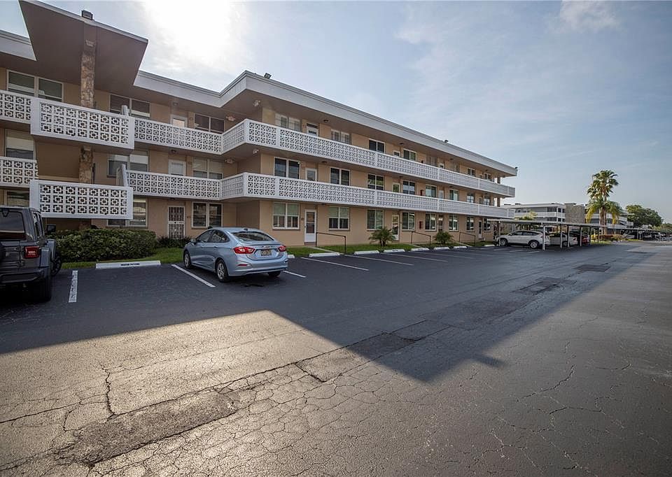 1st image of 4915 BAY STREET NE #225