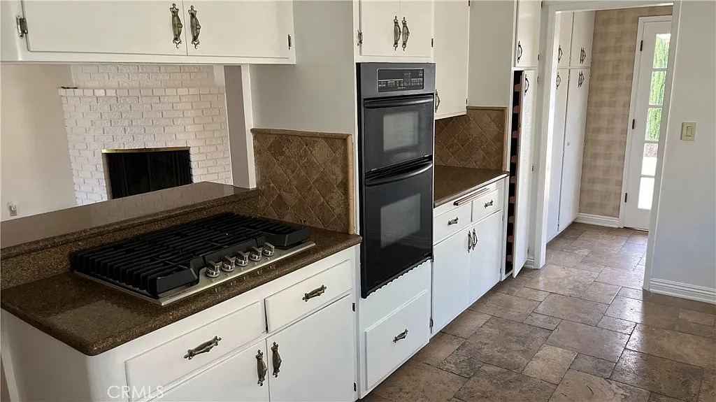 3 bed, 1818 sqft, $4,800 — Photo 4