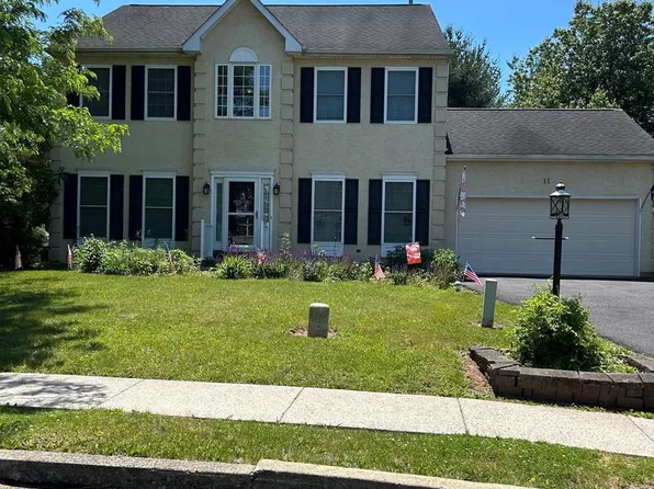 11 Kendall Ln, Royersford, PA 19468