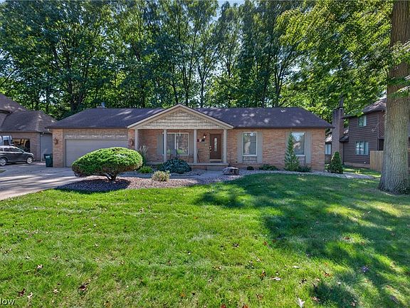 3rd image of 700 Austin Dr