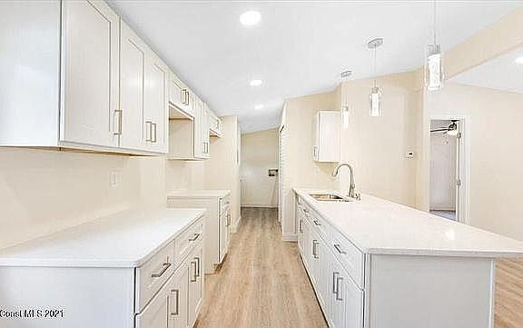 5th image of 1321 Barefoot Cir