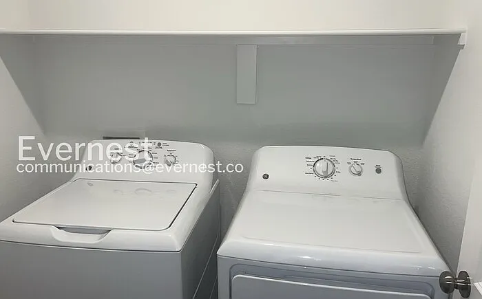 6673 Hollywood Ave — Photo 17