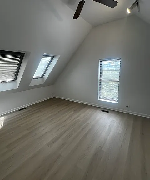 1362 W Crystal St #3F — Photo 9