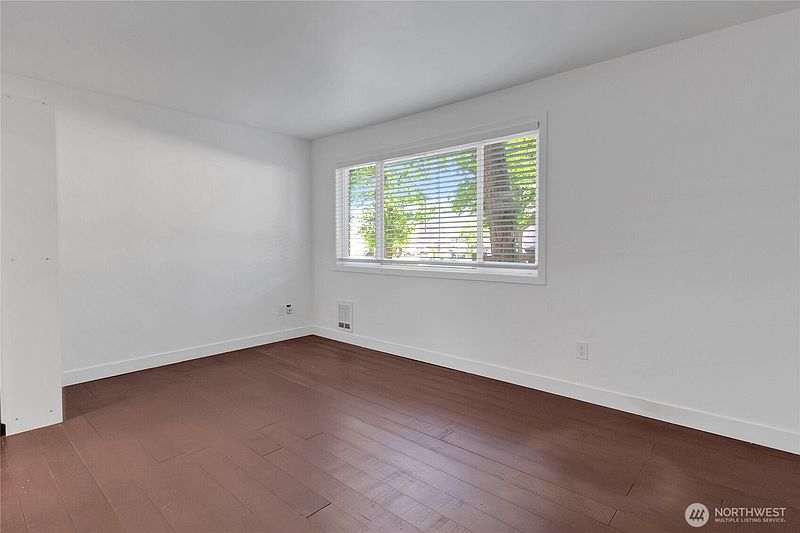 4th image of 417 23rd Avenue #4
