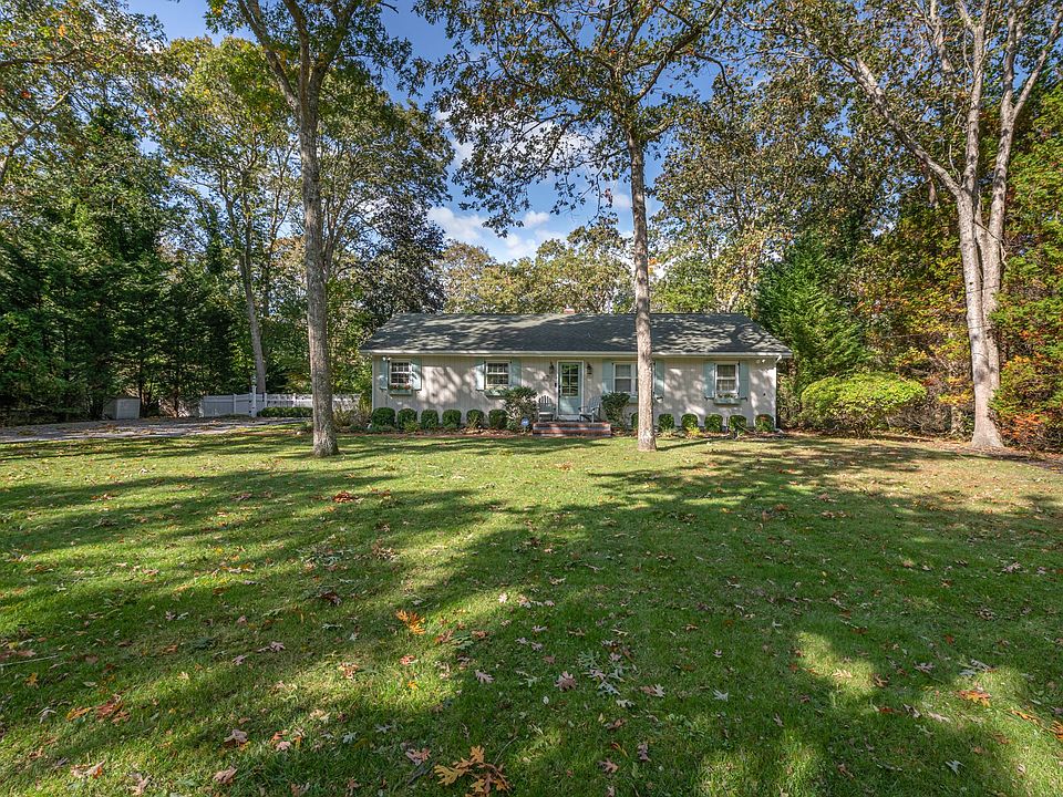 1st image of 25 White Oak Ln