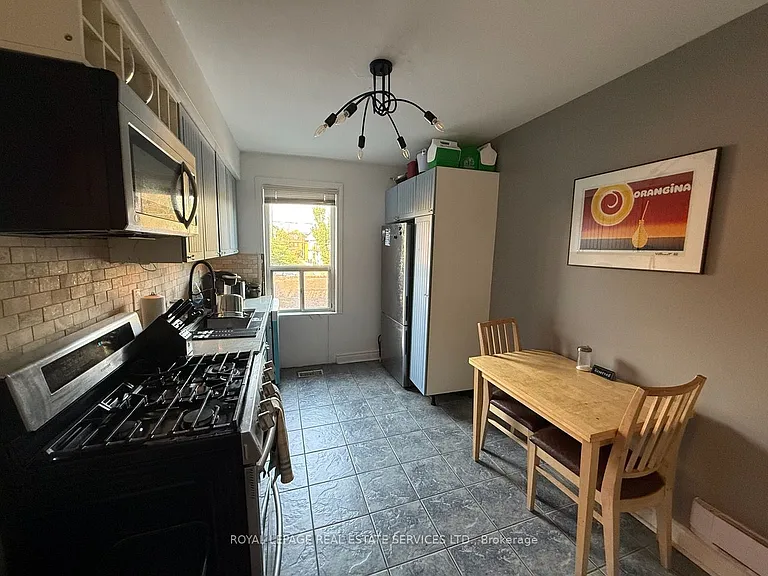 263 Grace St #2 — Photo 10