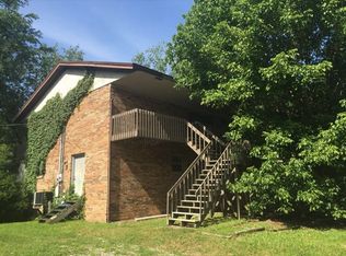 40 Frank Arnett Ln, Prestonsburg, KY 41653