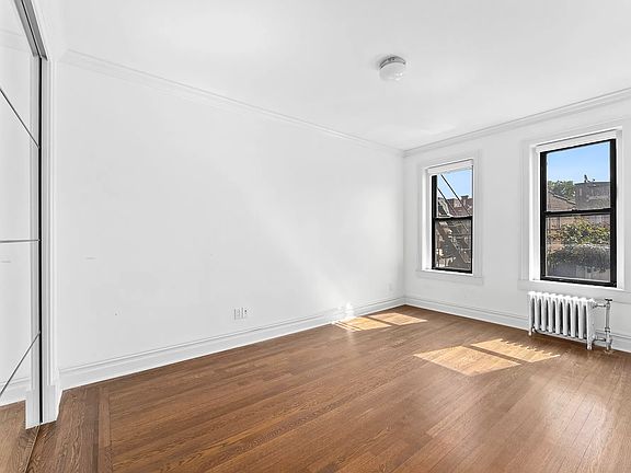 5th image of 4222 Ketcham St #B5b6