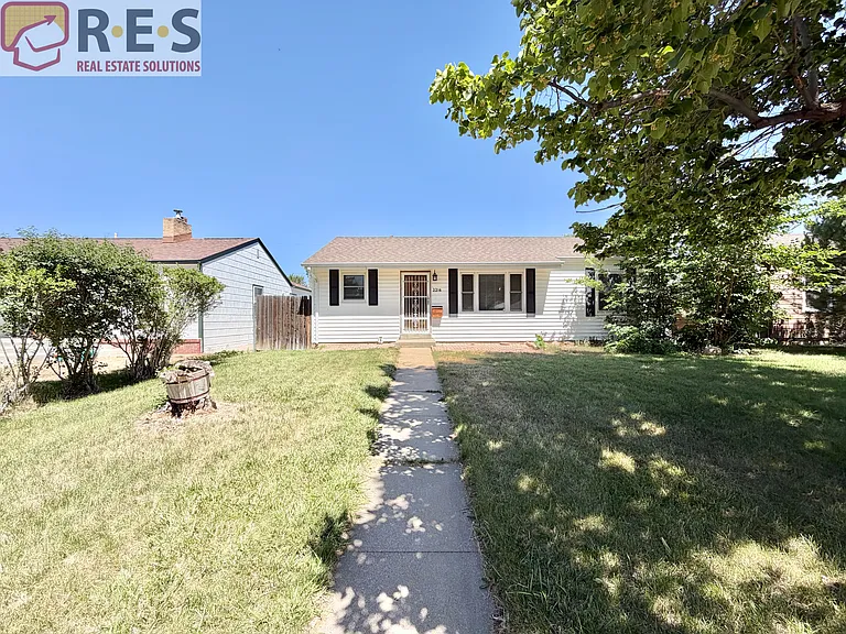 2216 Elmira St — Photo 13