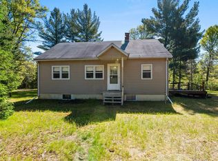 W11555 Purdy Rd, Crivitz, WI 54114
