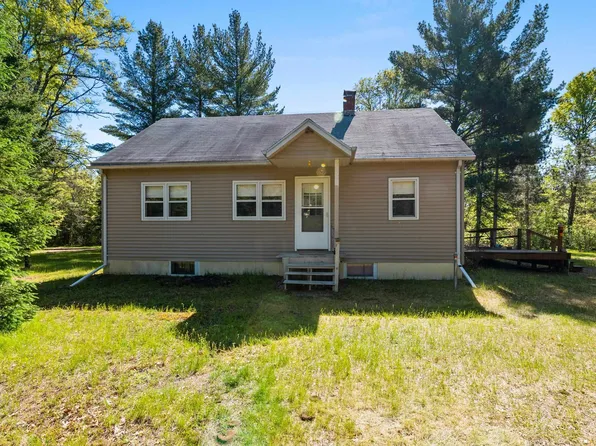 W11555 Purdy Rd, Crivitz, WI 54114